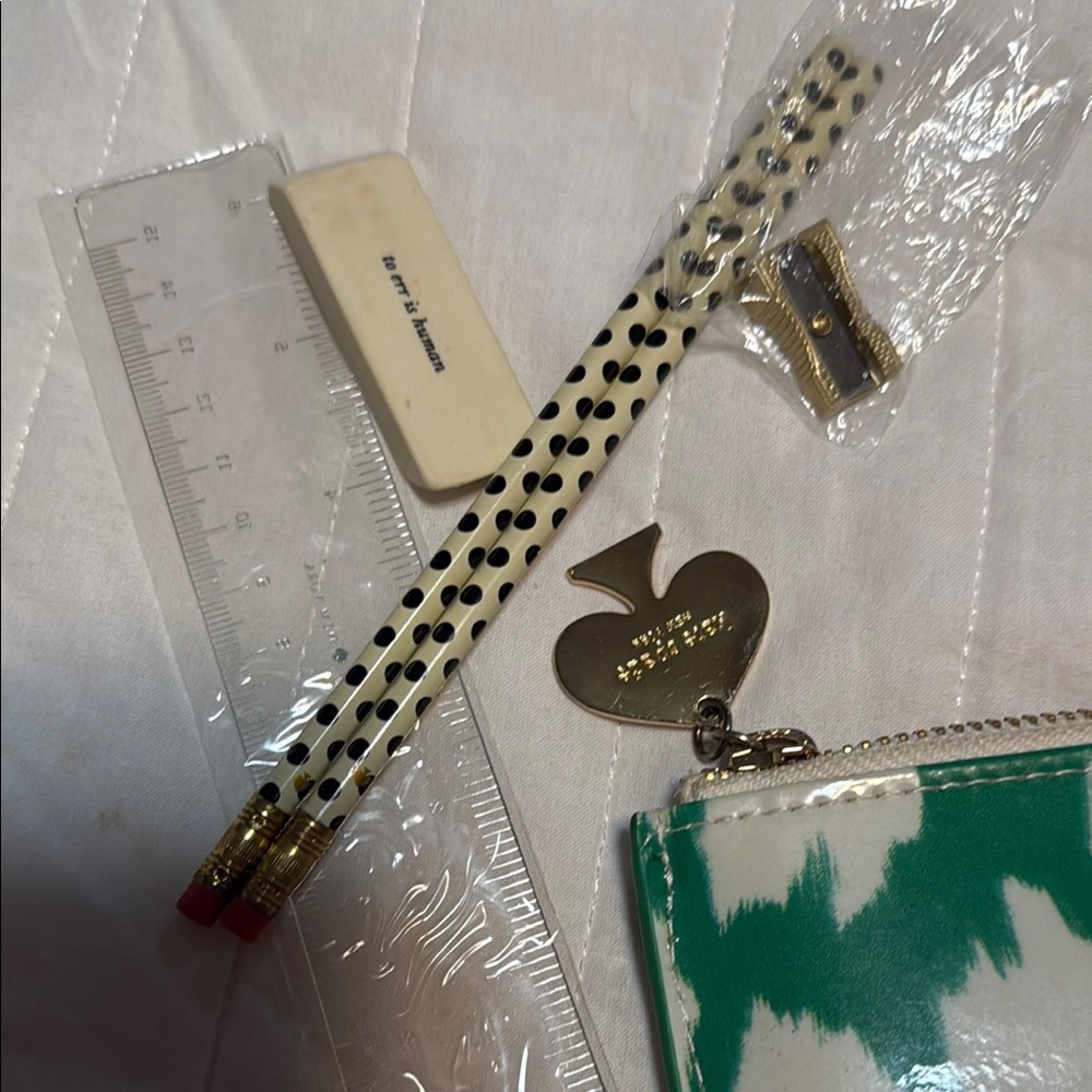 Kate Spade Green and White Patterned Pouch - Picture 5 of 6